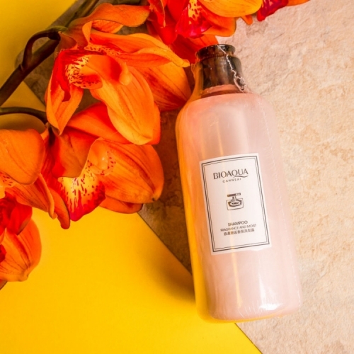 Шампунь парфюмированный Bioaqua Cahnsai Fragrance and Moist Light Pink, 300 мл.